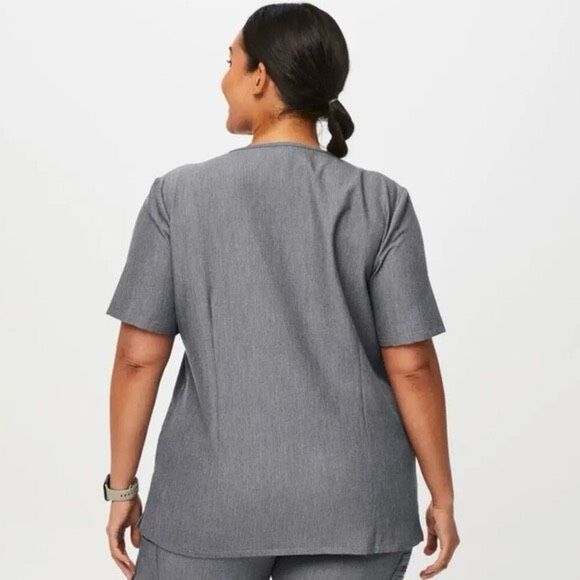 ✨Figs Casma Three-Pocket Scrub Sz XXL Top™ Graphite Grey✨ - Picture 2 of 13
